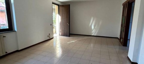 4 rooms Villa in Cislago, Italy No. 35350 5