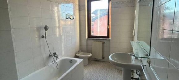 4 rooms Villa in Cislago, Italy No. 35350 15