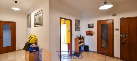 2 bedrooms Apartment in Moncalieri, Italy No. 311230 4