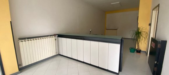 81m² Office in Bastia Umbra, Italy No. 77464 2