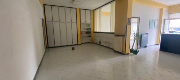 81m² Office in Bastia Umbra, Italy No. 77464 5