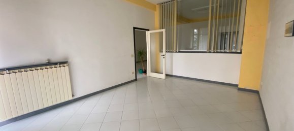 81m² Office in Bastia Umbra, Italy No. 77464 14