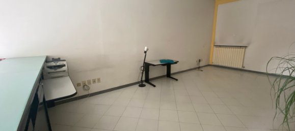 81m² Office in Bastia Umbra, Italy No. 77464 9