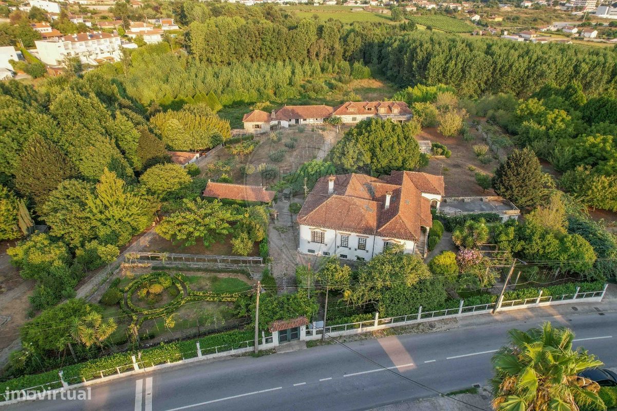 9 bedrooms House in Paredes, Portugal No. 43707