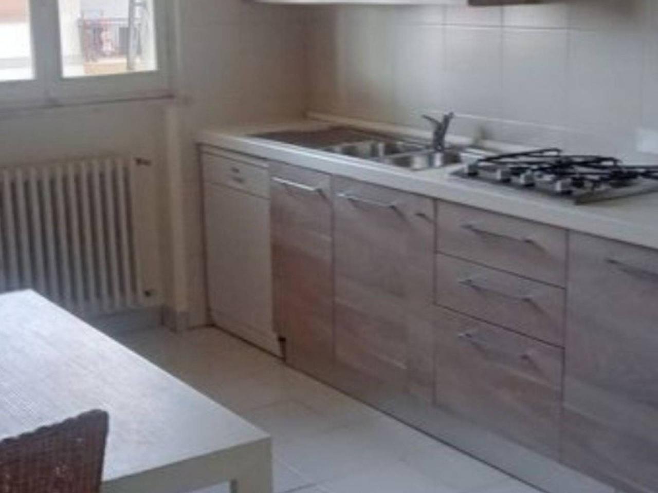 Apartamento de 5 habitaciónes en Montecatini Terme, Italy No. 162196