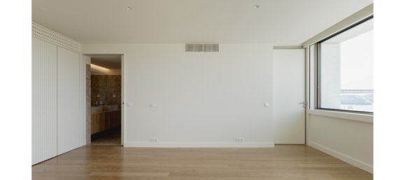 5 bedrooms Villa in Lisbon, Portugal No. 250578 24