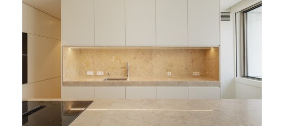 5 bedrooms Villa in Lisbon, Portugal No. 250578 13