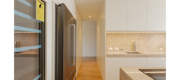 5 bedrooms Villa in Lisbon, Portugal No. 250578 15