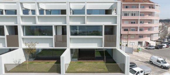 5 bedrooms Villa in Lisbon, Portugal No. 250578 40