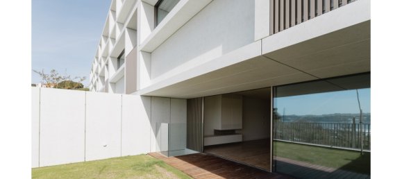 5 bedrooms Villa in Lisbon, Portugal No. 250578 28