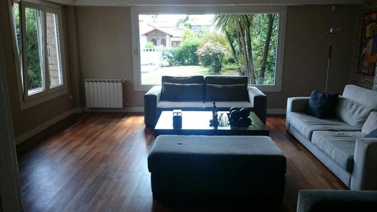 Casa de 4 dormitorios en Mar del Plata, Argentina No. 80418