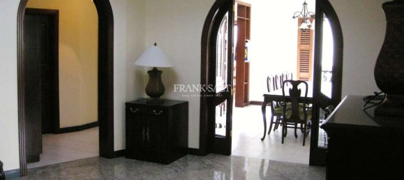 3 bedrooms Bungalow in Naxxar, Malta No. 3270 2