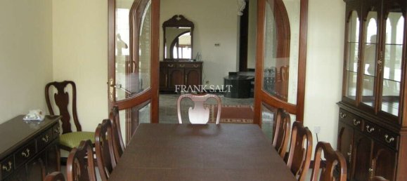 3 bedrooms Bungalow in Naxxar, Malta No. 3270 5