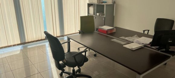 2190m² Warehouse in Massa, Italy No. 69625 3