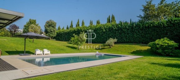 5 bedrooms Villa in Porto, Portugal No. 241828 2