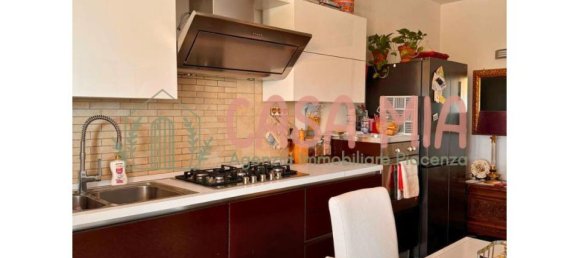 3 rooms Apartment in Gragnano Trebbiense, Italy No. 129297 10