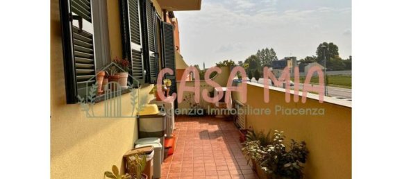 3 rooms Apartment in Gragnano Trebbiense, Italy No. 129297 8