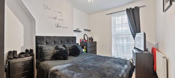 2 bedrooms Apartment in London, United Kingdom No. 12568 4