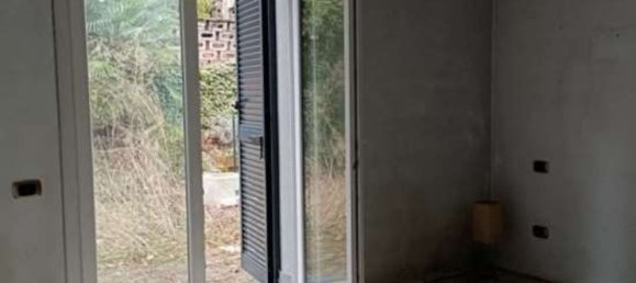 3 rooms Apartment in Guanzate, Italy No. 2831 7