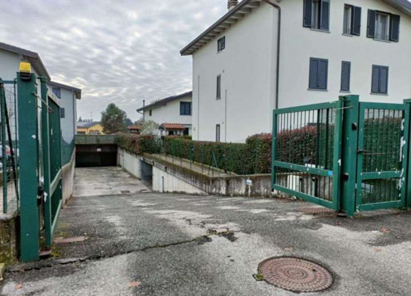 3 rooms Apartment in Guanzate, Italy No. 2831