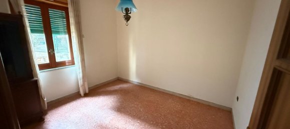 5 bedrooms Apartment in Benevento, Italy No. 325451 7