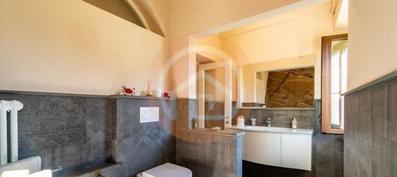 6 rooms Villa in Barga, Italy No. 168993 28