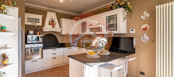 6 rooms Villa in Barga, Italy No. 168993 7