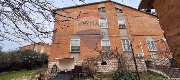 8 rooms House in Trevi, Italy No. 40866 5