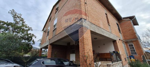 8 rooms House in Trevi, Italy No. 40866 2