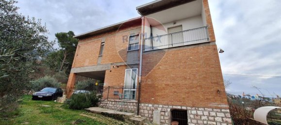 8 rooms House in Trevi, Italy No. 40866 4