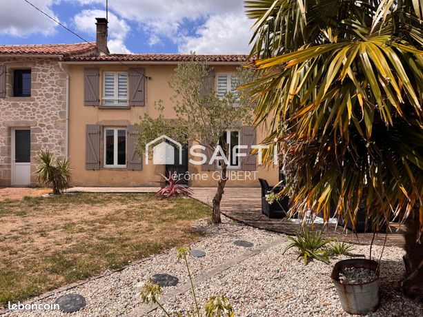 Casa de 5 dormitorios en Bressuire, France No. 304577