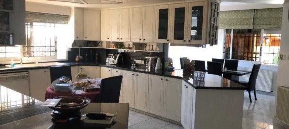 4 bedrooms House in Limassol, Cyprus No. 6646 8