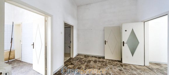 3-salle Maison à Taviano, Italy No. 237512 10