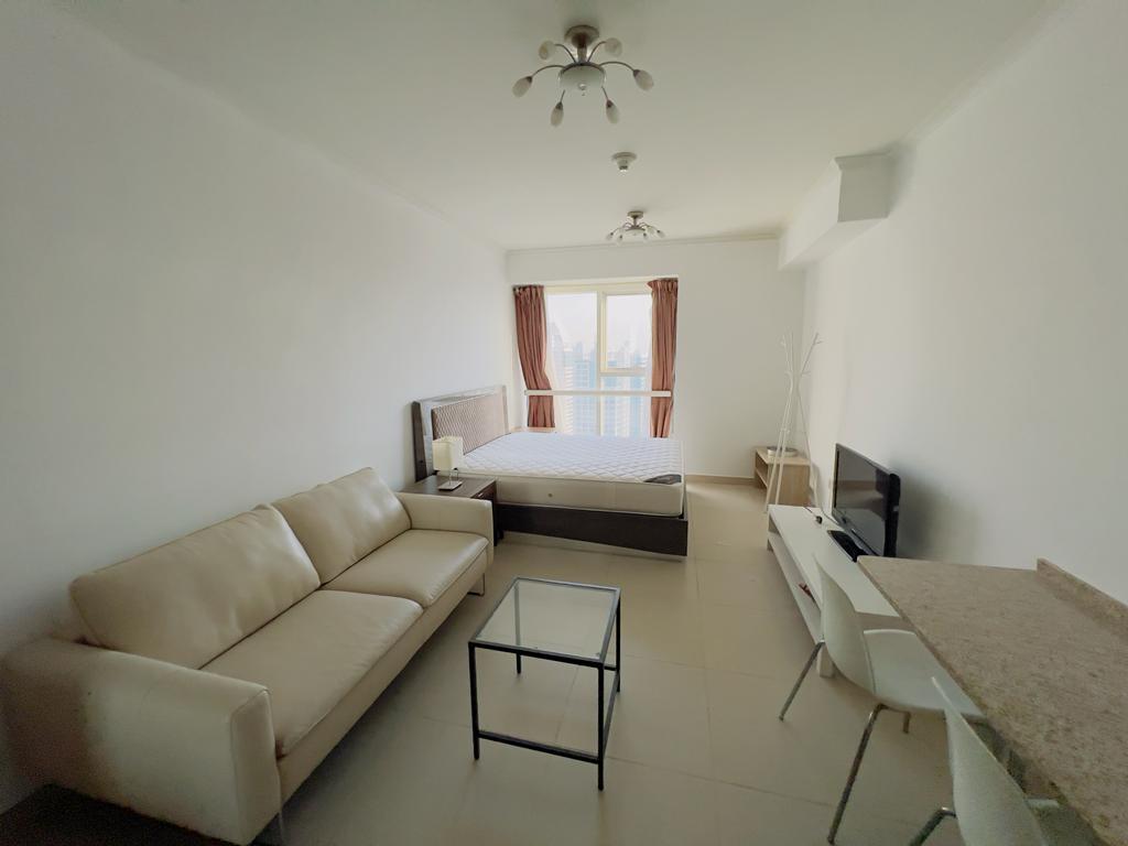 Estudio en Jumeirah Lake Towers, UAE No. 9246
