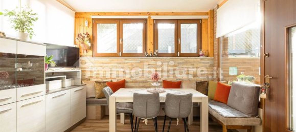 2 غرف نوم شقة في Mariano Comense, Italy رقم 223502 2