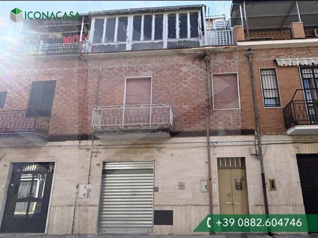 Casa de 3 habitaciónes en San Severo, Italy No. 20741