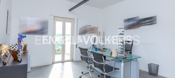 Коммерческая недвижимость с 13 комнатами в Аричча, Италия № 126672 9