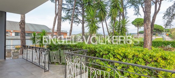 Коммерческая недвижимость с 13 комнатами в Аричча, Италия № 126672 20