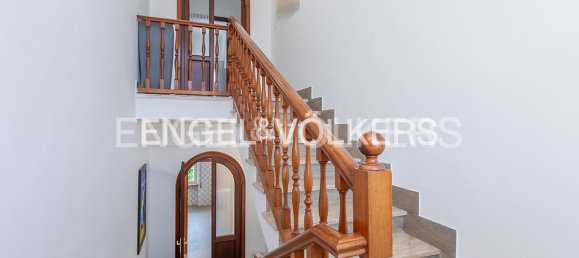 Коммерческая недвижимость с 13 комнатами в Аричча, Италия № 126672 11