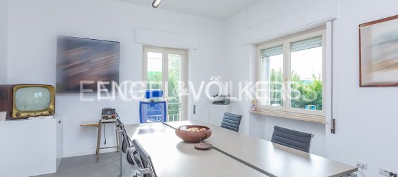 Коммерческая недвижимость с 13 комнатами в Аричча, Италия № 126672 5