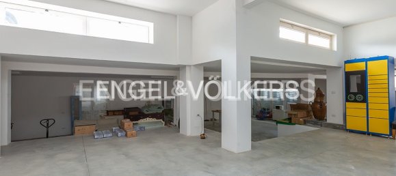 Коммерческая недвижимость с 13 комнатами в Аричча, Италия № 126672 18