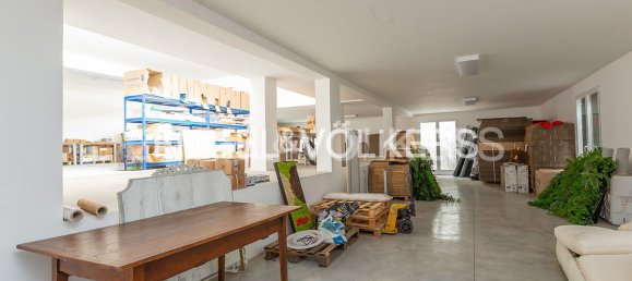 Коммерческая недвижимость с 13 комнатами в Аричча, Италия № 126672 17