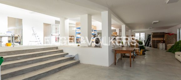 Коммерческая недвижимость с 13 комнатами в Аричча, Италия № 126672 16