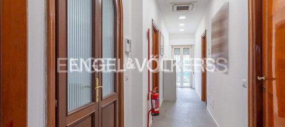 Коммерческая недвижимость с 13 комнатами в Аричча, Италия № 126672 14