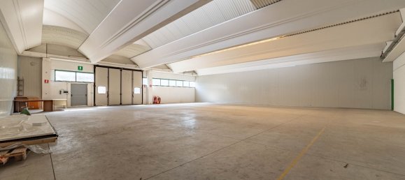 Lagerhaus in Castiglione Olona, Italy 405m², Nr. 261279 6