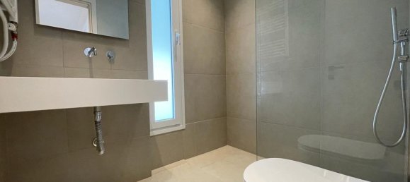 3 bedrooms Apartment in Athens, Greece No. 2906 12