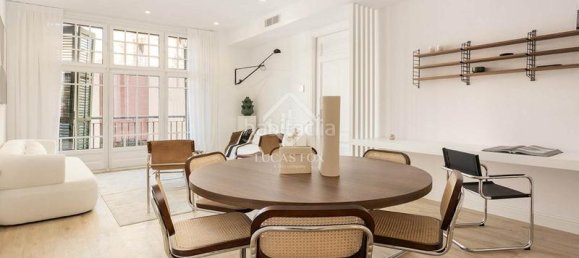 3 bedrooms Apartment in Ciutat Vella, Spain No. 156455 2