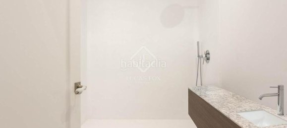 3 bedrooms Apartment in Ciutat Vella, Spain No. 156455 24