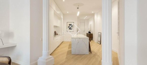 3 bedrooms Apartment in Ciutat Vella, Spain No. 156455 7