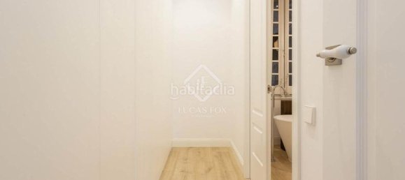 3 bedrooms Apartment in Ciutat Vella, Spain No. 156455 25